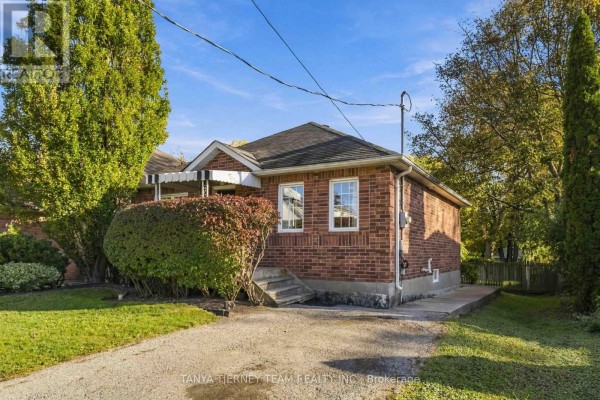 Primary Bedroom - 509 Dunlop Street W, Whitby, ON L1N1V3 Photo 4