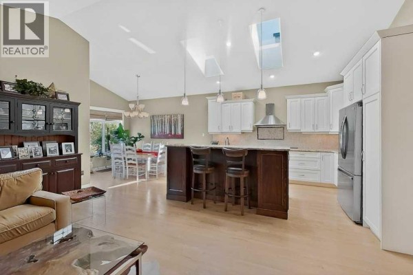 Kitchen - 509 Sunridge Crescent W, Lethbridge, AB T1J0T1 Photo 2