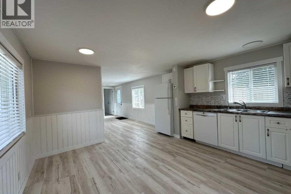 Primary Bedroom - 51, 5020 Highway 2a, Ponoka, AB T4J1E3 Photo 3