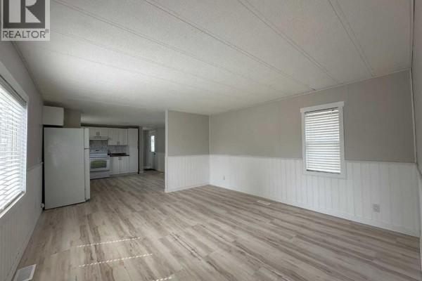 Bedroom - 51, 5020 Highway 2a, Ponoka, AB T4J1E3 Photo 4