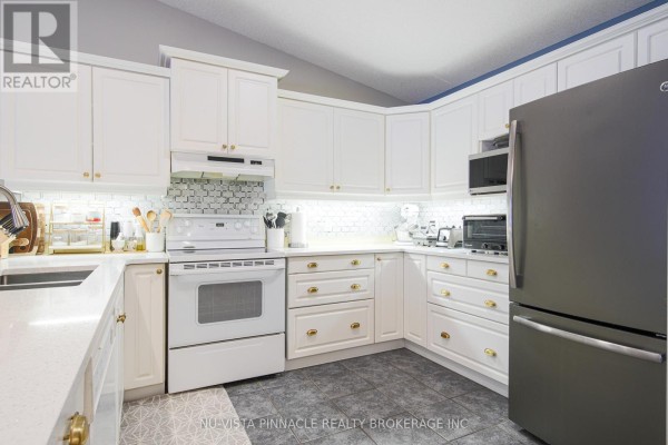 Primary Bedroom - 51 - 43 Capulet Walk, London North, ON N6H5V5 Photo 4