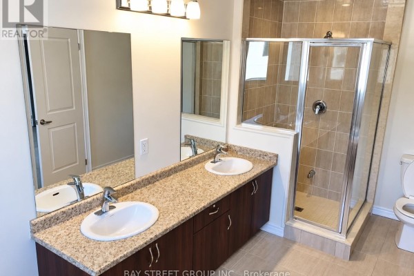Mud room - 51 Badgerow Way, Aurora, ON L4G0Z5 Photo 4