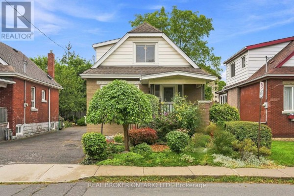 51 Barons Avenue N, Hamilton, ON, photo 2