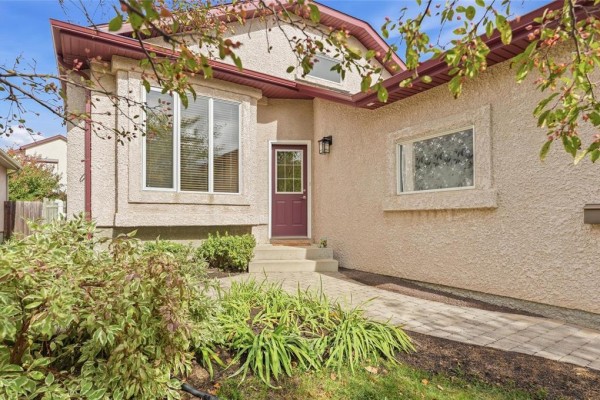 Great room - 51 Briarlynn Road, Winnipeg, MB R3T6A3 Photo 3