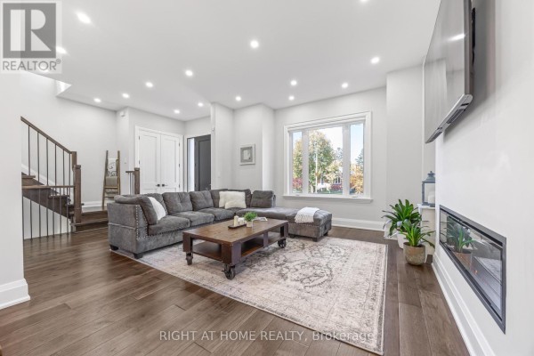 Living room - 51 Cynthia Road, Toronto, ON M6N2P8 Photo 3