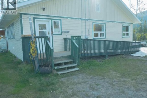 51 Echo Valley Road, Whitehorse North, YT Y1A7A4 Photo 2