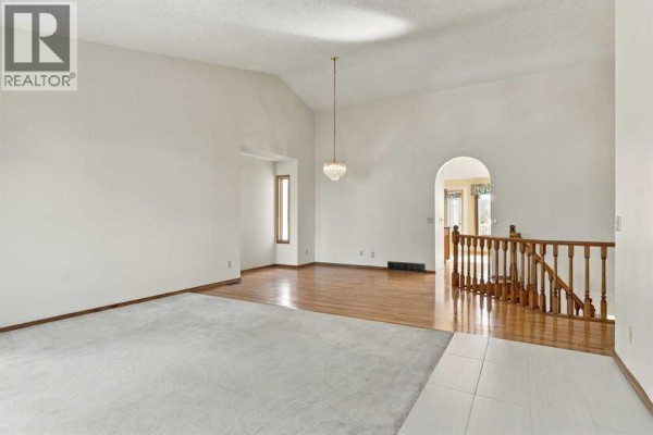 Dining room - 51 Edgebrook Circle Nw, Calgary, AB T3A5A4 Photo 5