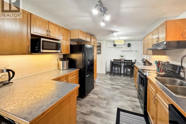 Kitchen - 51 Evergreen Mobile Home Park, Whitecourt, AB T7S1J2 Photo 4