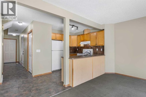 4pc Bathroom - 51 Eversyde Court Sw, Calgary, AB T2Y4S3 Photo 4