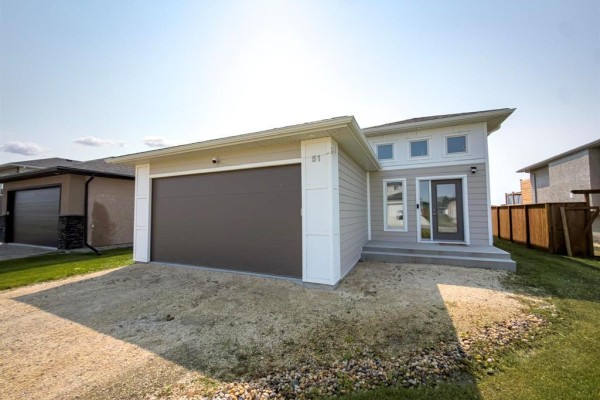 Living room - 51 Feathertail Way, New Bothwell, MB R0A1C0 Photo 2