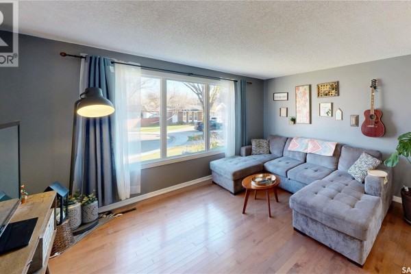 Kitchen - 51 French Crescent, Regina, SK S4R6N3 Photo 4