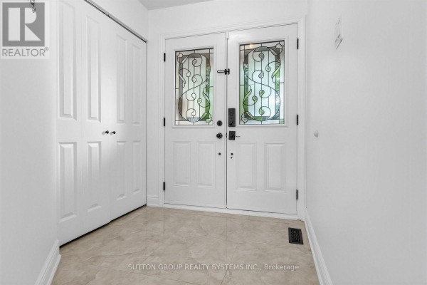 Kitchen - 51 Gilgorm Road, Brampton, ON L6X4P5 Photo 4