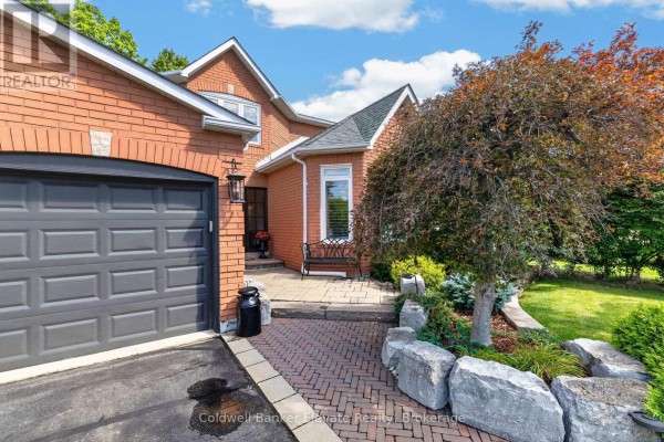 51 Gollop Crescent, Halton Hills, ON, photo 3