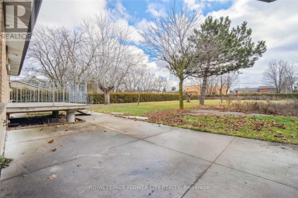 Primary Bedroom - 51 Hillside Avenue, Vaughan, ON L4K1X1 Photo 4