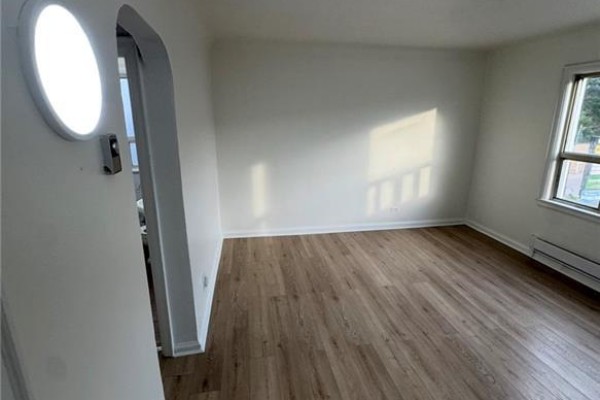 4pc Bathroom - 51 King Street E Unit# 6, Hamilton, ON L8G1J9 Photo 3