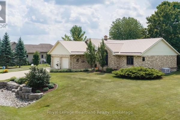 Family room - 51 Kruse Drive, Huron East, ON N0K1G0 Photo 2