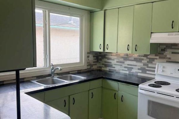 2pc Bathroom - 51 Lakeview Crescent, Lac La Biche, AB T0A2C0 Photo 5