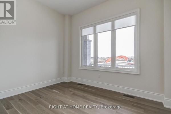51 Lorrain Hand Crescent, Georgina, ON L4P0T2 Photo 4