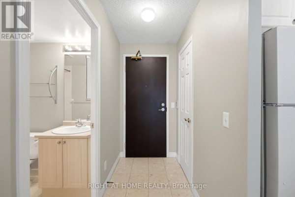 701 - 51 Lower Simcoe Street, Toronto, ON, photo 2