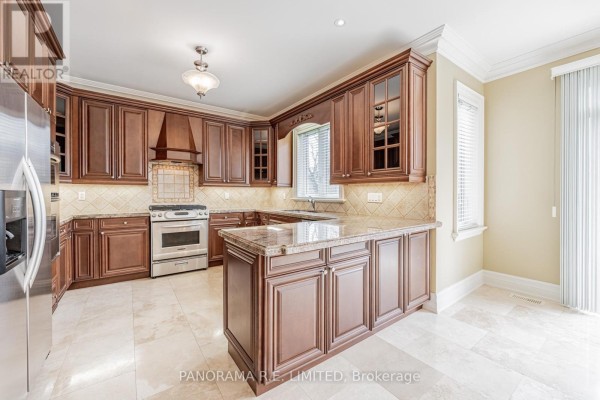 Kitchen - 51 Mattice Avenue, Toronto, ON M9B1T1 Photo 5