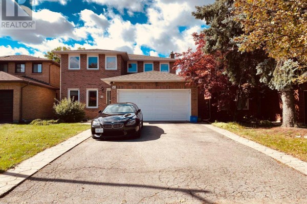 Residential for rent at 51 Park Lane Circle, Richmond Hill, ON - MLS® 5wy4Wo
