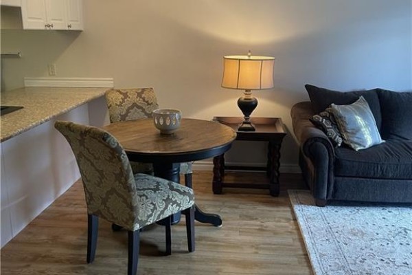 Living room/Dining room - 51 Rivermill Boulevard Unit# 103, Lindsay, ON K9V6E8 Photo 5