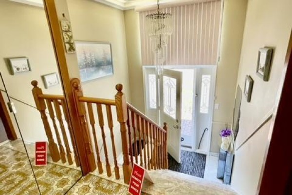 Kitchen - 51 Seacliffe Boulevard, Toronto, ON M9L2G7 Photo 4