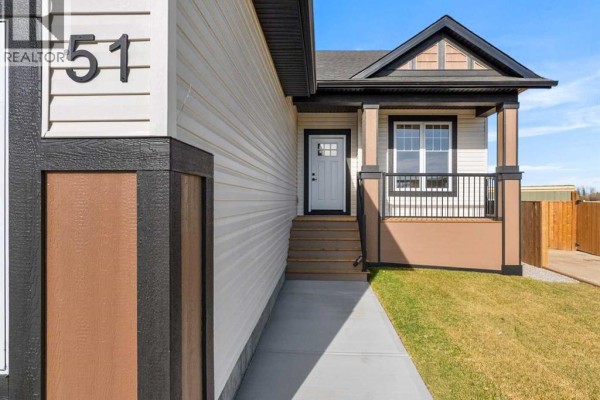 4pc Bathroom - 51 Vincent Crescent, Olds, AB T4H0G7 Photo 2