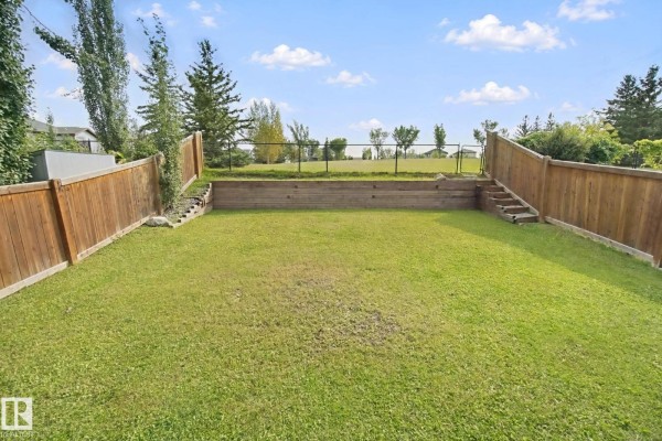 Family room - 51 Vivian Wy, Spruce Grove, AB T7X0H3 Photo 4