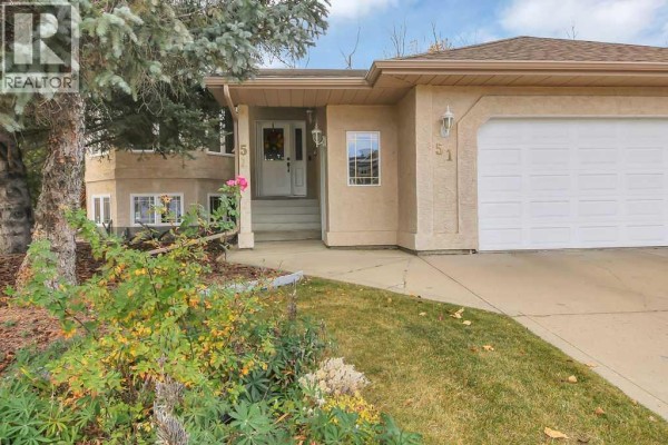 Kitchen - 51 Willow Springs Crescent, Sylvan Lake, AB T4S1G3 Photo 2