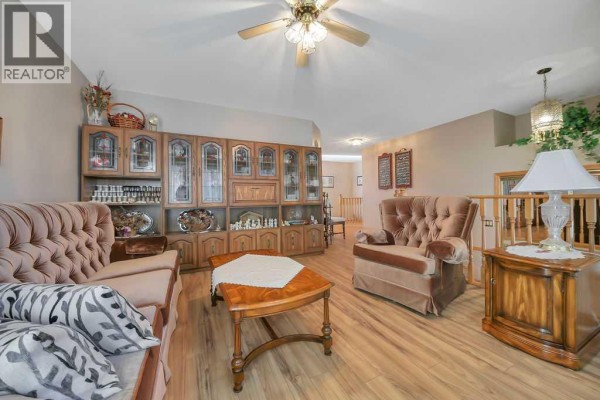Primary Bedroom - 51 Willow Springs Crescent, Sylvan Lake, AB T4S1G3 Photo 5