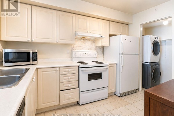 510 - 18 Lee Centre Drive, Toronto, ON M1H3H5 Photo 4