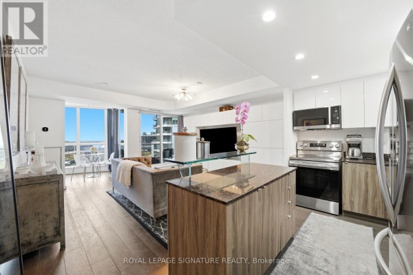 Living room - 510 - 218 Queens Quay W, Toronto, ON M5J2Y6 Photo 2
