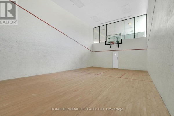 Living room - 510 - 22 Hanover Road, Brampton, ON L6S5K7 Photo 3