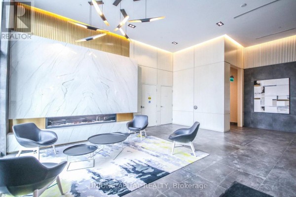 510 - 223 St Clair Avenue W, Toronto