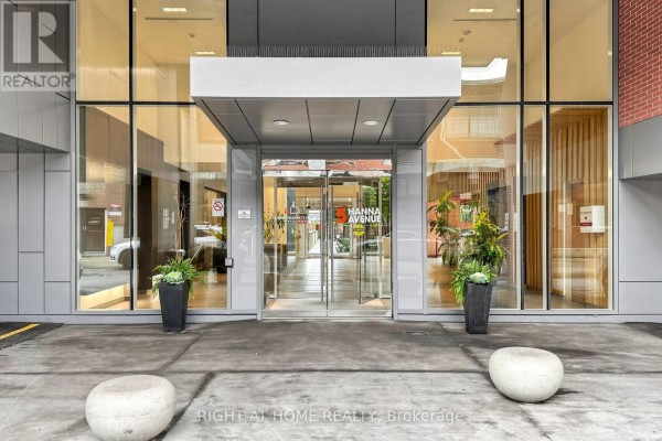 510 - 5 Hanna Avenue, Toronto, ON, photo 3