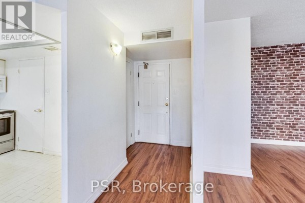 Living room - 510 - 65 Scadding Avenue, Toronto, ON M5A4L1 Photo 4