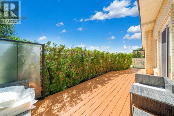 3pc Bathroom - 510 1 Street Nw, Medicine Hat, AB T1A6H8 Photo 5