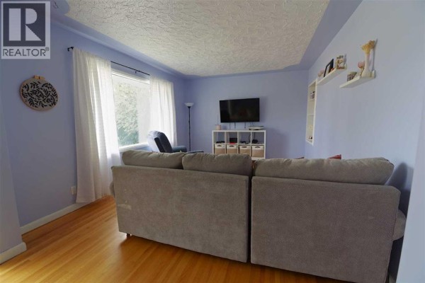 Eat in kitchen - 510 10 Street N, Lethbridge, AB T1H2C8 Photo 3