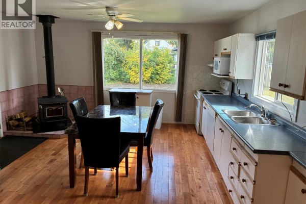 4pc Bathroom - 510 Centre Street, Meadow Lake, SK S9X1E9 Photo 5