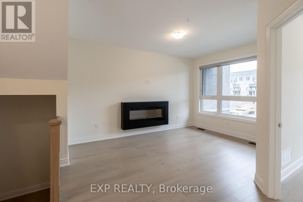 Great room - 510 New England Court, Newmarket, ON L3X0M6 Photo 3