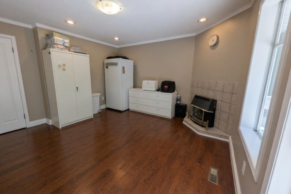 5102 219a Street, Langley, BC V3A8P8 Photo 5