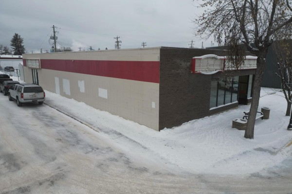 5102-50 Street, Whitecourt, AB T7S1V4 Photo 5