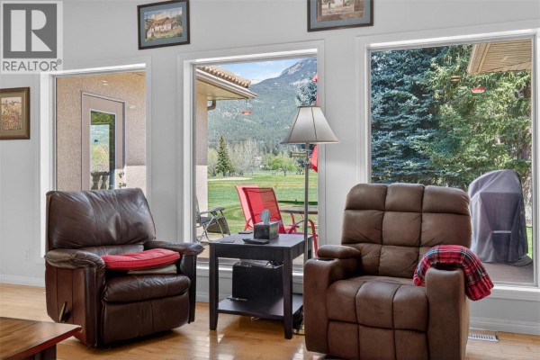 Bedroom - 5102 Riverside Drive, Fairmont Hot Springs, BC V0B1L1 Photo 4