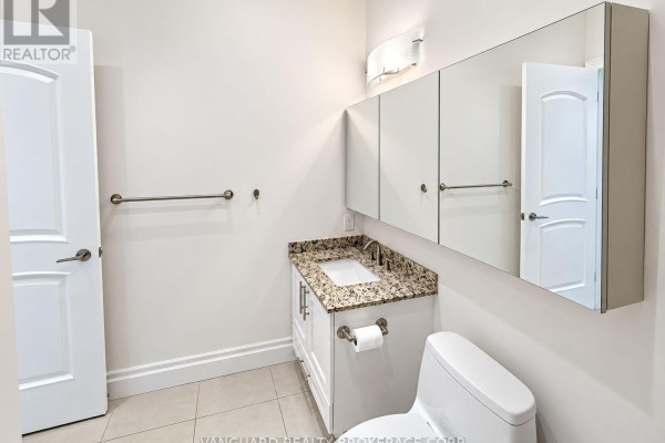 Primary Bedroom - 5104 - 16 Harbour Street, Toronto, ON M5J2C7 Photo 4