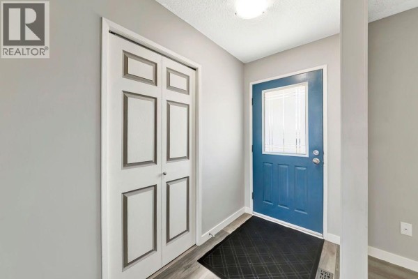 5104 54a Street, Lloydminster, AB, photo 3