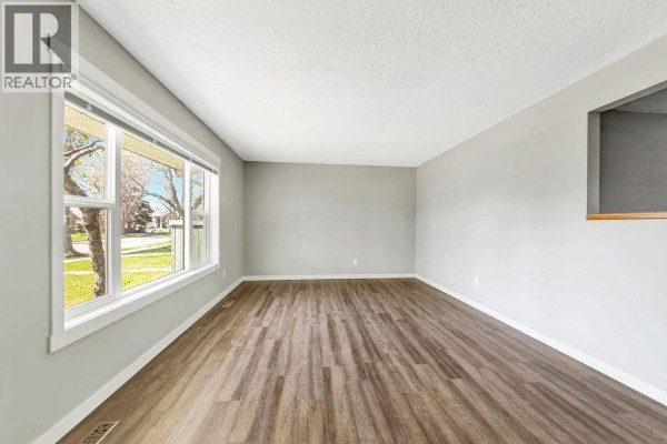 Bedroom - 5104 54a Street, Lloydminster, AB T9V0S5 Photo 4