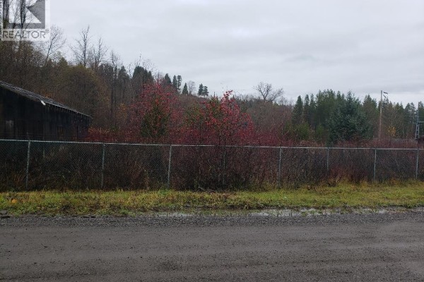 5104 Park Avenue, Terrace, BC, photo 3