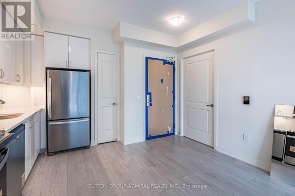 Kitchen - 5106 - 38 Annie Craig Drive, Toronto, ON M8V0G9 Photo 3