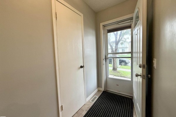 Kitchen - 5107 146 Av Nw, Edmonton, AB T5A4M7 Photo 3